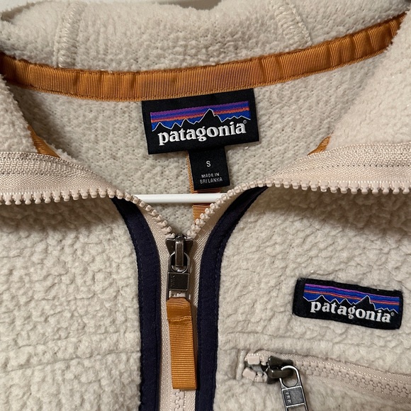 Patagonia W's Retro Pile Hoody - Picture 3 of 4
